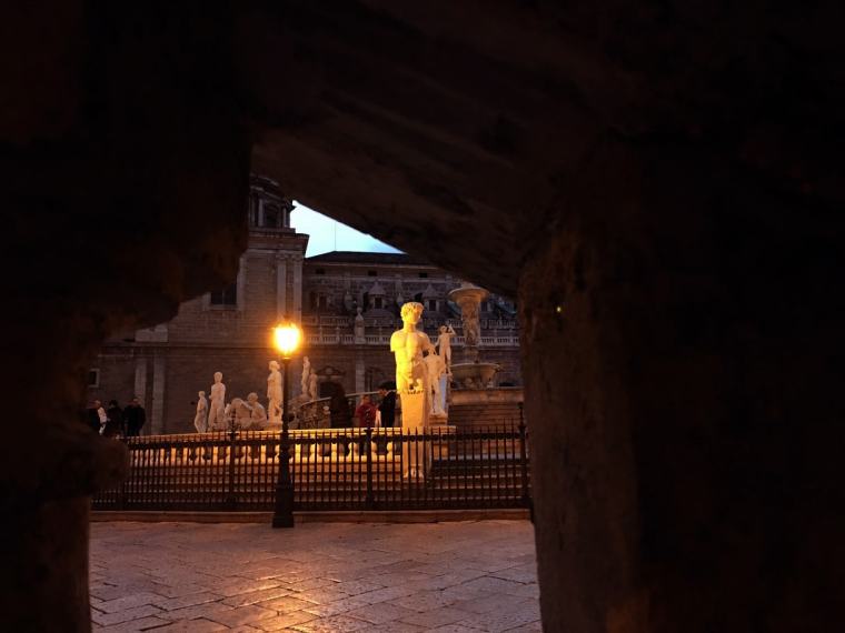 scorcio piazza pretoria-min