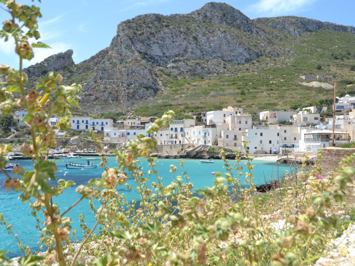 Un giorno – o più – all’isola di Levanzo partendo da Trapani o Favignana |Silenzio, calette, mare turchese in una delle&nbsp;Egadi