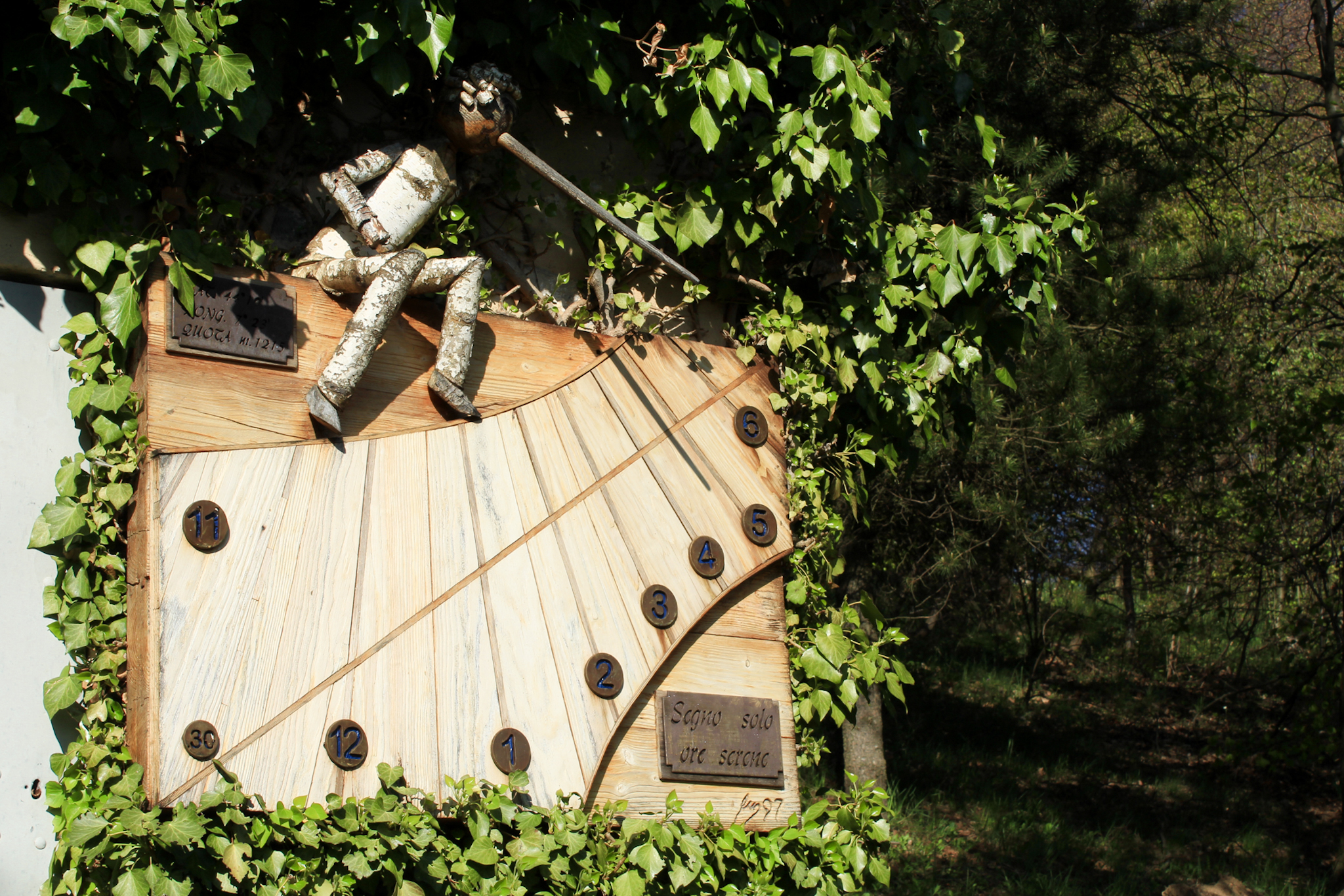 Giro delle meridiane - meridiana con pinocchio