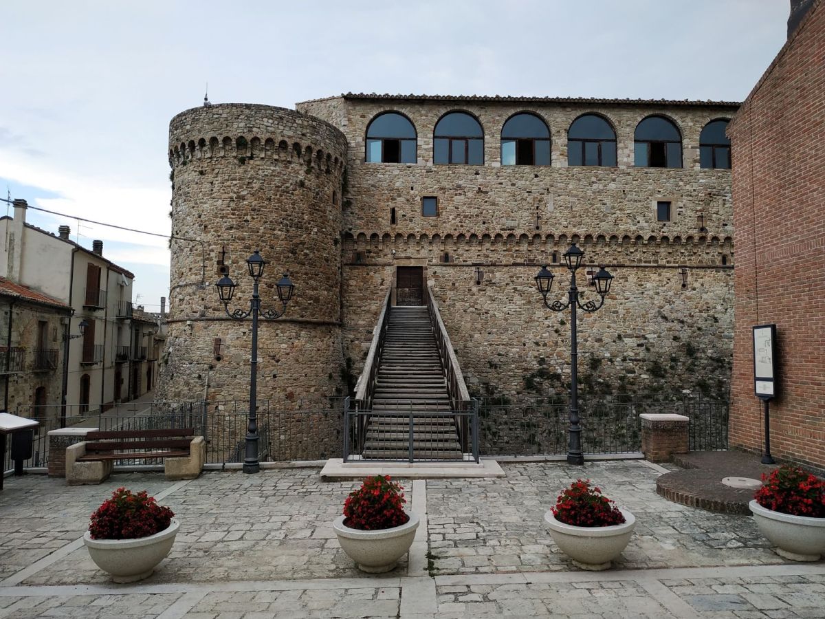 Il borgo di Civitacampomarano | Castello angioino e street art per valorizzare i borghi&nbsp;molisani
