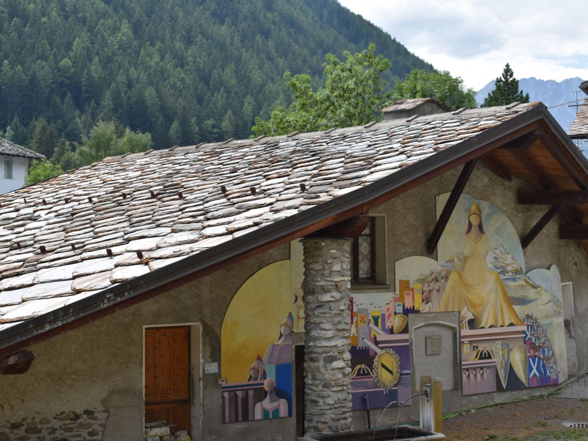 Il borgo di Étroubles, museo a cielo aperto in Valle&nbsp;d’Aosta