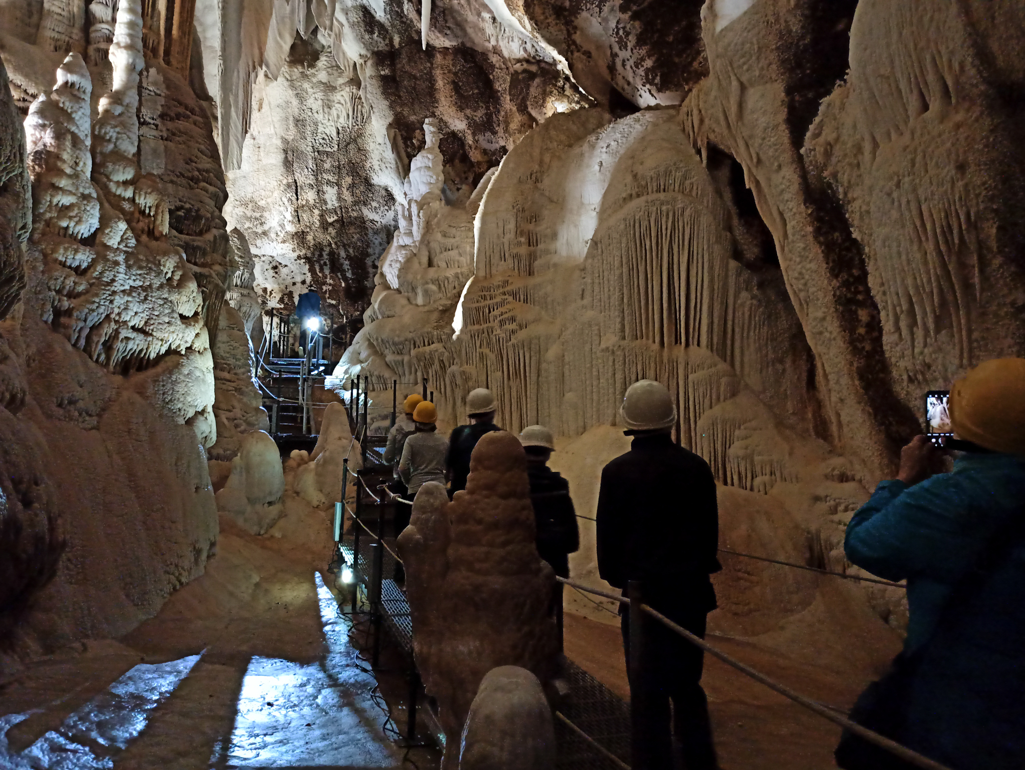 La Sardegna sotterranea, visita alla Grotta di Santa Barbara ...