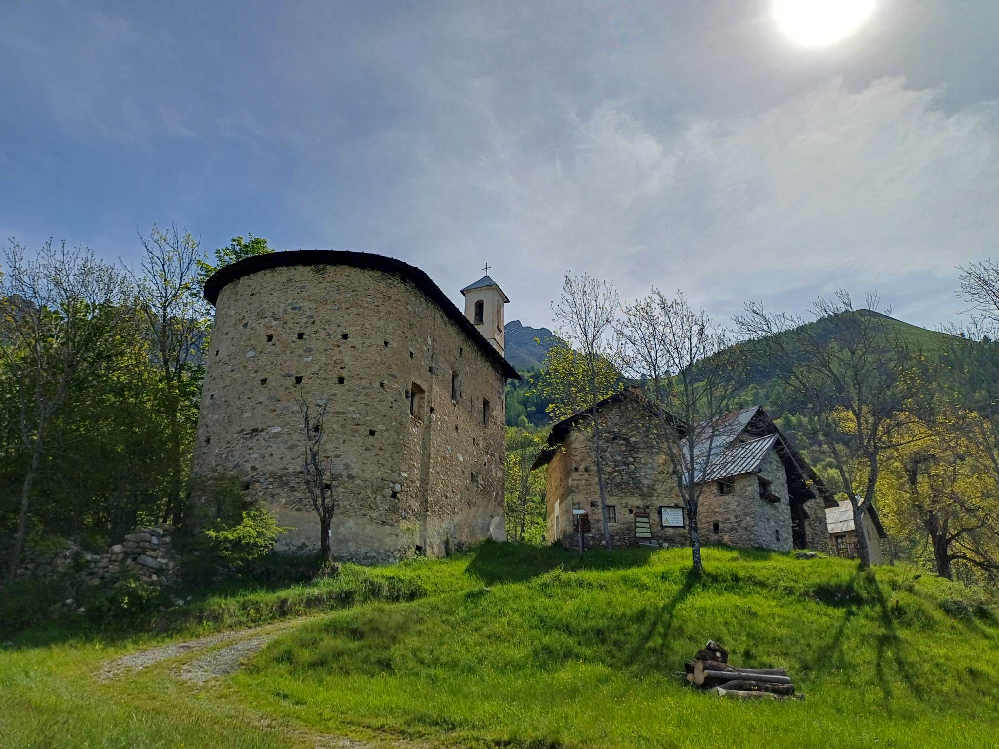 Sentiero delle 9 borgate di Sambuco in alta Valle Stura di Demonte ...