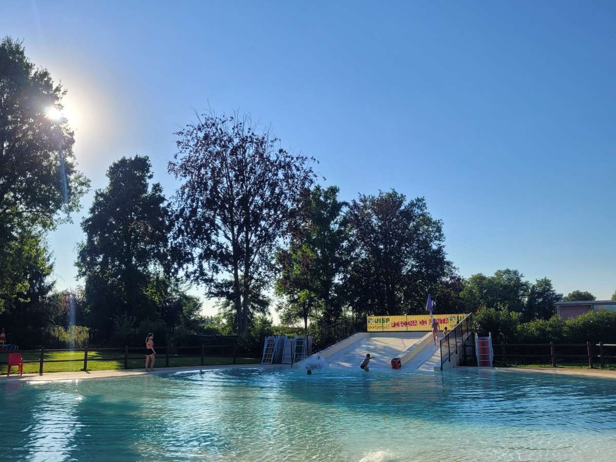 Piscine a meno di un’ora di auto da Torino, nel verde e perfette con i&nbsp;bambini